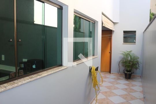 Quintal de casa à venda com 3 quartos, 253m² em Santa Maria, São Caetano do Sul