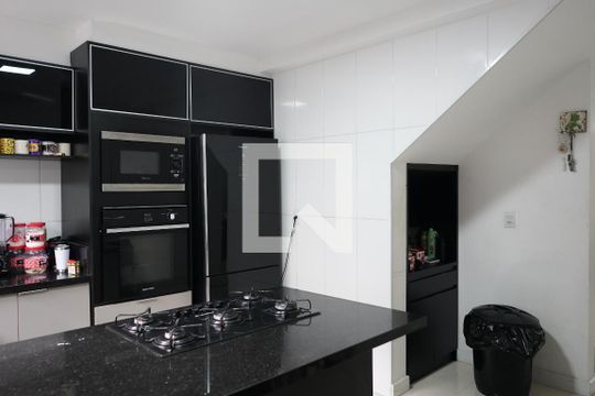 Cozinha de casa de condomínio à venda com 3 quartos, 217m² em Vila Bertioga, São Paulo