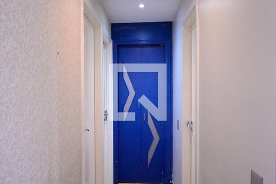 Corredor de acesso aos quartos de apartamento para alugar com 3 quartos, 65m² em Vila Vera, São Paulo