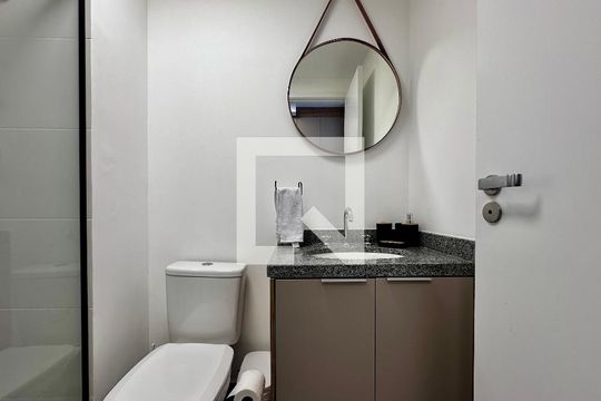 Banheiro Social de kitnet/studio para alugar com 1 quarto, 25m² em Santo Amaro, São Paulo