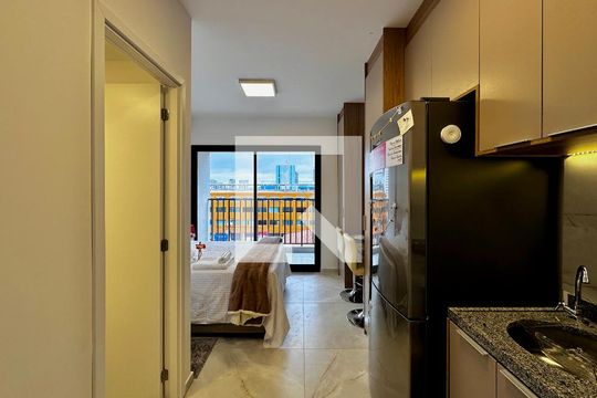 Cozinha de kitnet/studio para alugar com 1 quarto, 25m² em Santo Amaro, São Paulo