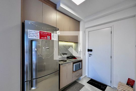 Cozinha de kitnet/studio para alugar com 1 quarto, 25m² em Santo Amaro, São Paulo