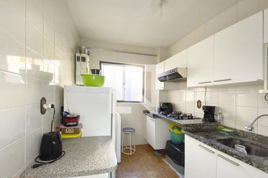 Cozinha e Área de Serviço de apartamento para alugar com 1 quarto, 49m² em Centro, São Leopoldo