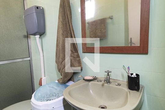 Banheiro de apartamento para alugar com 1 quarto, 55m² em Fião, São Leopoldo