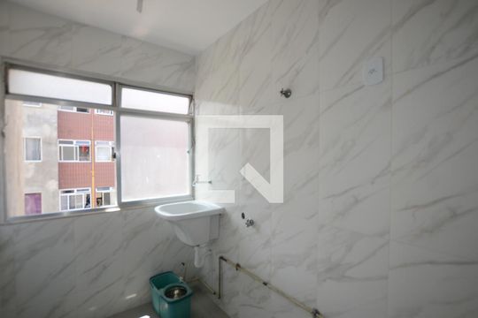 Área de Serviço de apartamento para alugar com 2 quartos, 54m² em Jardim Sulacap, Rio de Janeiro