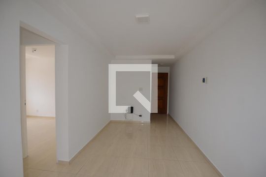 Sala de apartamento para alugar com 2 quartos, 54m² em Jardim Sulacap, Rio de Janeiro