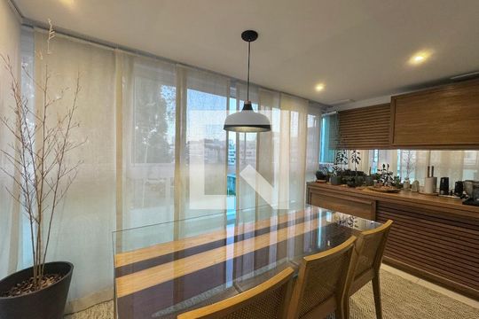 Sala de apartamento à venda com 3 quartos, 138m² em Recreio dos Bandeirantes, Rio de Janeiro