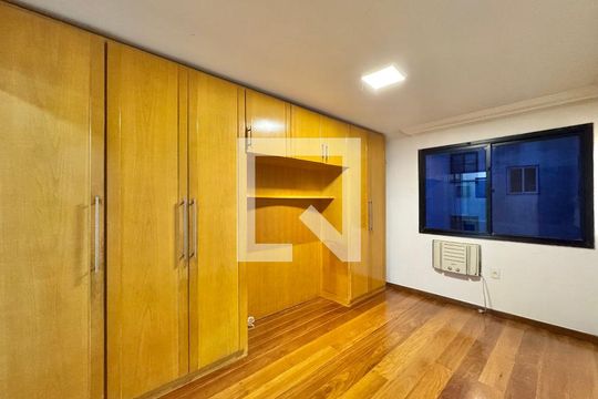 Suíte de apartamento à venda com 3 quartos, 180m² em Recreio dos Bandeirantes, Rio de Janeiro