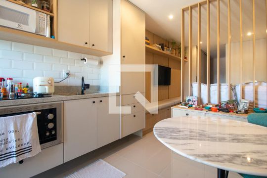 Cozinha de apartamento à venda com 1 quarto, 27m² em Chácara Santo Antônio (zona Sul), São Paulo