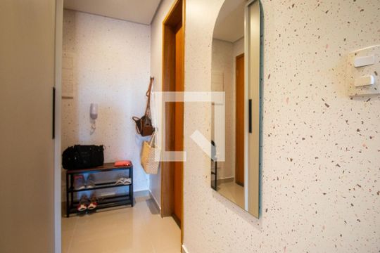 Corredor de apartamento à venda com 1 quarto, 27m² em Chácara Santo Antônio (zona Sul), São Paulo
