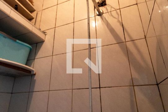 Banheiro de serviço de casa à venda com 3 quartos, 300m² em Pompeia, São Paulo