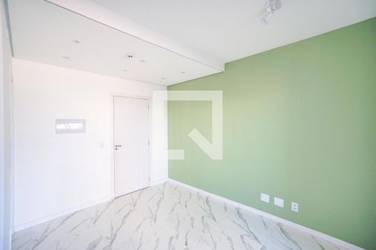 Sala quarto e cozinha de kitnet/studio à venda com 1 quarto, 29m² em Chácara Seis de Outubro, São Paulo