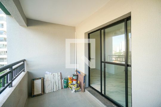 Varanda de kitnet/studio à venda com 1 quarto, 29m² em Chácara Seis de Outubro, São Paulo