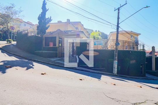 Fachada de casa de condomínio para alugar com 3 quartos, 130m² em Rio Pequeno, São Paulo