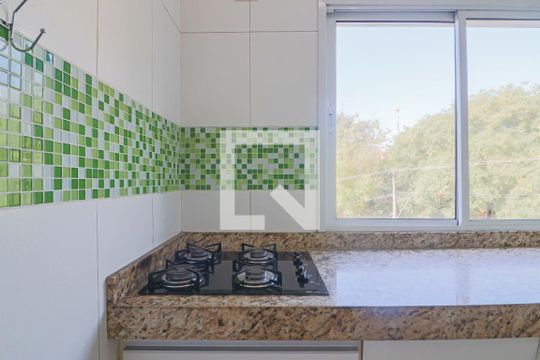 Cozinha de casa de condomínio para alugar com 3 quartos, 130m² em Rio Pequeno, São Paulo