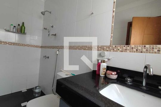 Banheiro Suíte 4 de casa de condomínio para alugar com 4 quartos, 333m² em Swiss Park, Campinas
