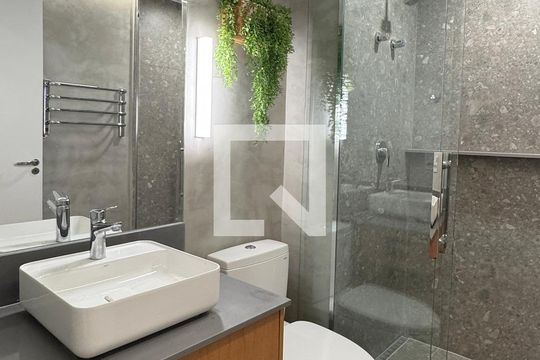 Banheiro Social de apartamento para alugar com 2 quartos, 75m² em Alphaville Industrial, Barueri