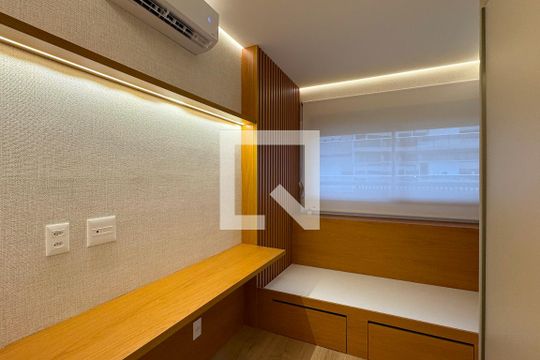 Quarto 2 de apartamento para alugar com 2 quartos, 75m² em Alphaville Industrial, Barueri