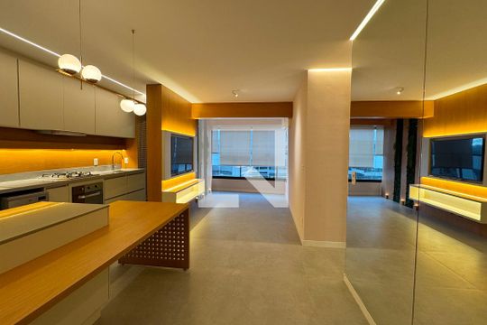 Apartamento para alugar com 2 quartos, 75m² em Alphaville Industrial, Barueri