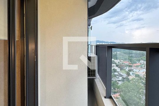 sacada da Suíte 1 de apartamento para alugar com 2 quartos, 75m² em Alphaville Industrial, Barueri