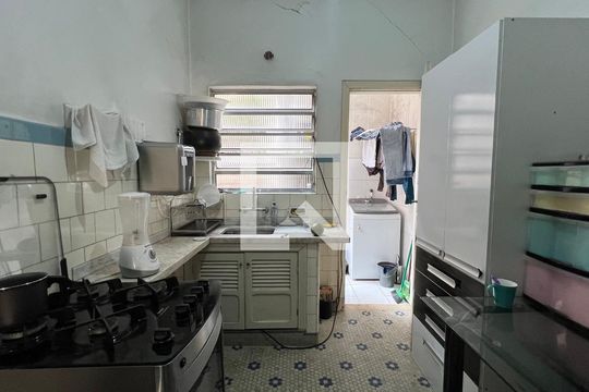 Cozinha de apartamento para alugar com 1 quarto, 80m² em Cerqueira César, São Paulo