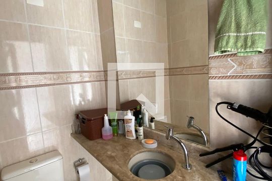 Banheiro do Quarto 1 de casa à venda com 3 quartos, 280m² em Parque Renato Maia, Guarulhos