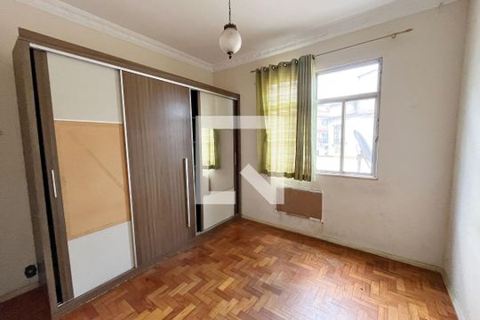 Quarto 1 de casa à venda com 2 quartos, 75m² em Penha, Rio de Janeiro