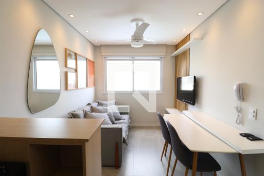 Detalhe Sala de apartamento para alugar com 1 quarto, 28m² em Vila Romana, São Paulo