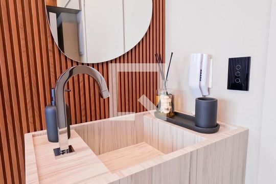 Banheiro de kitnet/studio à venda com 1 quarto, 21m² em Liberdade, São Paulo
