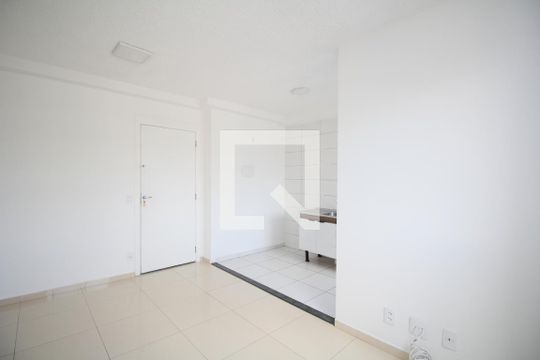 Sala de apartamento para alugar com 2 quartos, 42m² em Parque Reboucas, São Paulo