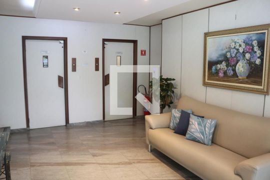 Hall social de apartamento para alugar com 1 quarto, 60m² em Santo Antônio, São Caetano do Sul