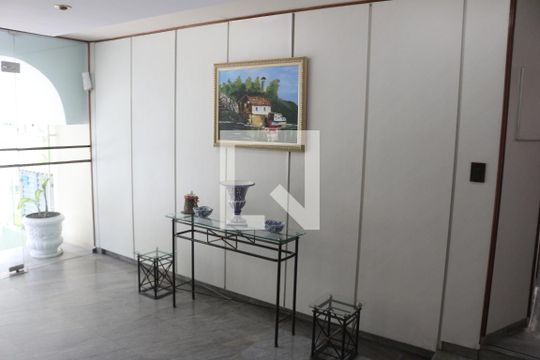 Hall social de apartamento para alugar com 1 quarto, 60m² em Santo Antônio, São Caetano do Sul