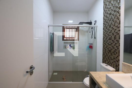 Banheiro de casa à venda com 3 quartos, 173m² em Mathias Velho, Canoas