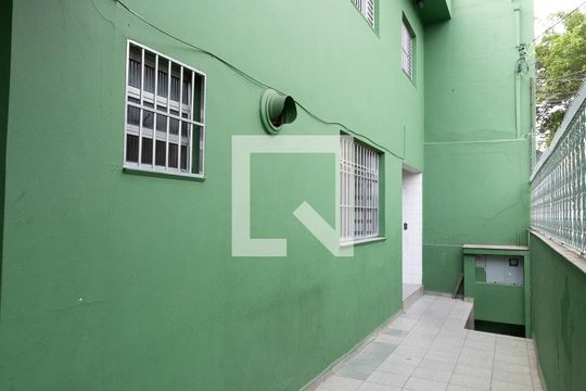 Quintal de casa à venda com 3 quartos, 200m² em Vila Paranagua, São Paulo