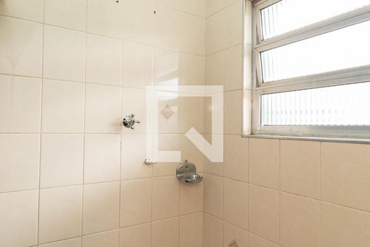 Banheiro da Suíte de casa à venda com 3 quartos, 200m² em Vila Paranagua, São Paulo
