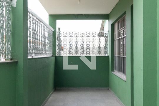 Quintal de casa à venda com 3 quartos, 200m² em Vila Paranagua, São Paulo