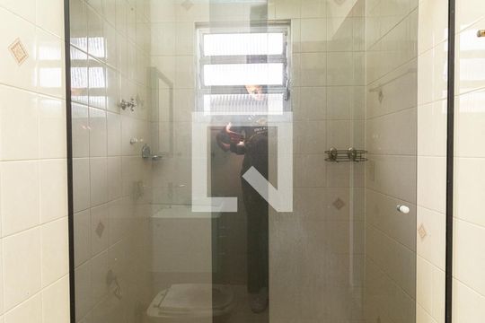 Banheiro da Suíte de casa à venda com 3 quartos, 200m² em Vila Paranagua, São Paulo