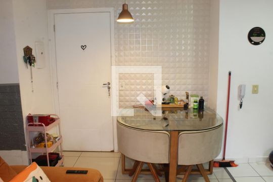 Sala de apartamento para alugar com 2 quartos, 82m² em Bairro Nakamura Park, Cotia