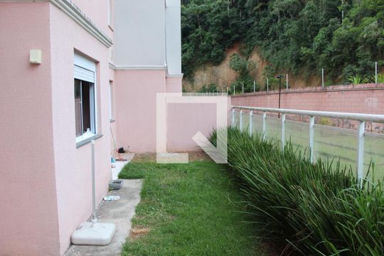 Quintal de apartamento para alugar com 2 quartos, 82m² em Bairro Nakamura Park, Cotia