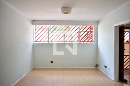Sala de casa à venda com 3 quartos, 243m² em Mirandópolis, São Paulo
