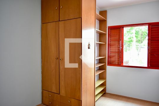 Quarto de casa à venda com 3 quartos, 243m² em Mirandópolis, São Paulo