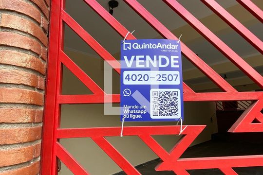 Placa de casa à venda com 3 quartos, 243m² em Mirandópolis, São Paulo