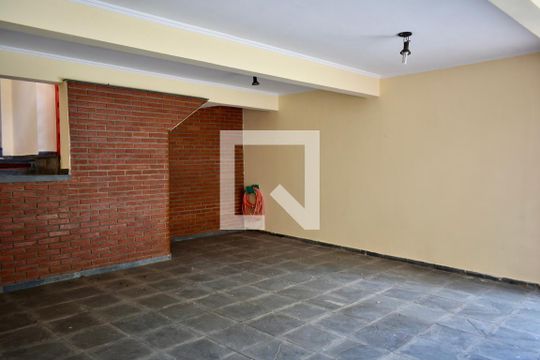 Garagem de casa à venda com 3 quartos, 243m² em Mirandópolis, São Paulo
