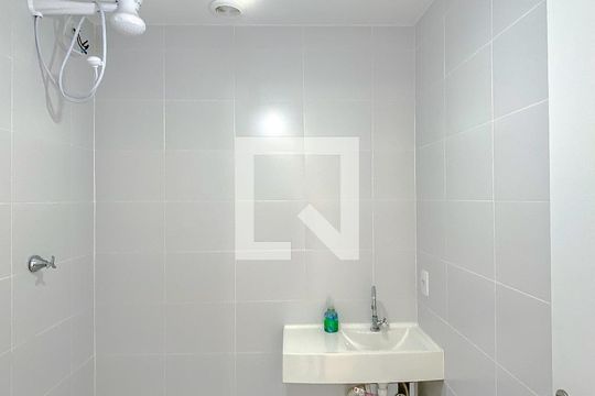 Banheiro de kitnet/studio à venda com 1 quarto, 26m² em Bras, São Paulo