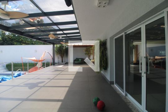 Área comum de casa à venda com 4 quartos, 637m² em Interlagos, São Paulo