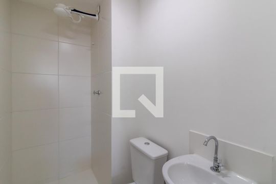 Banheiro de apartamento para alugar com 2 quartos, 37m² em Vila das Bandeiras, Guarulhos
