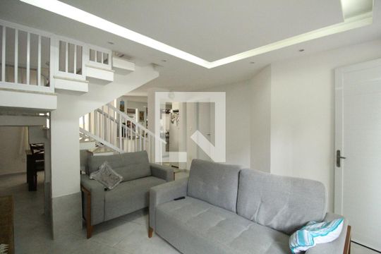 Sala de casa de condomínio à venda com 3 quartos, 150m² em Jacarepaguá, Rio de Janeiro