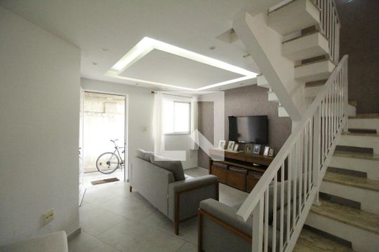 Sala de casa de condomínio à venda com 3 quartos, 150m² em Jacarepaguá, Rio de Janeiro