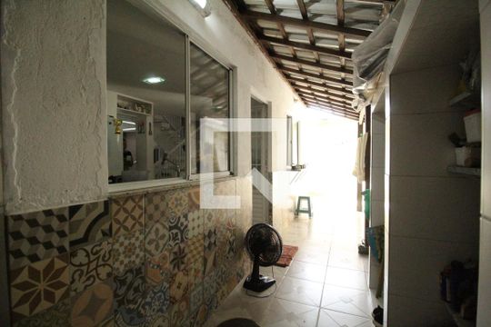 Fundos da casa de casa de condomínio à venda com 3 quartos, 150m² em Jacarepaguá, Rio de Janeiro