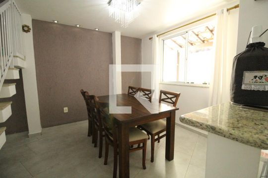 Sala de casa de condomínio à venda com 3 quartos, 150m² em Jacarepaguá, Rio de Janeiro